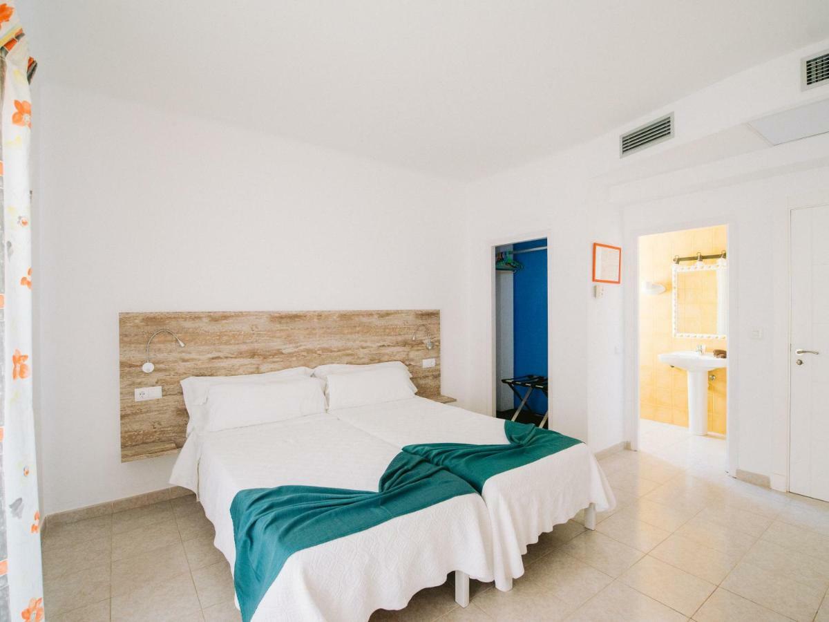 Hostal Valencia San Antonio Abad Exterior foto